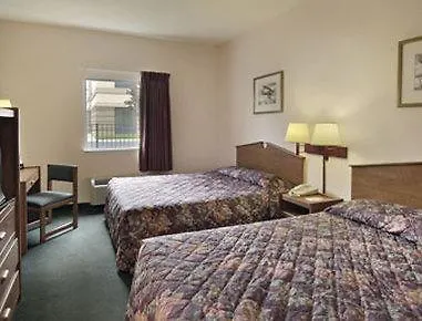 Howard Johnson By Wyndham Airport Louisville Hotel