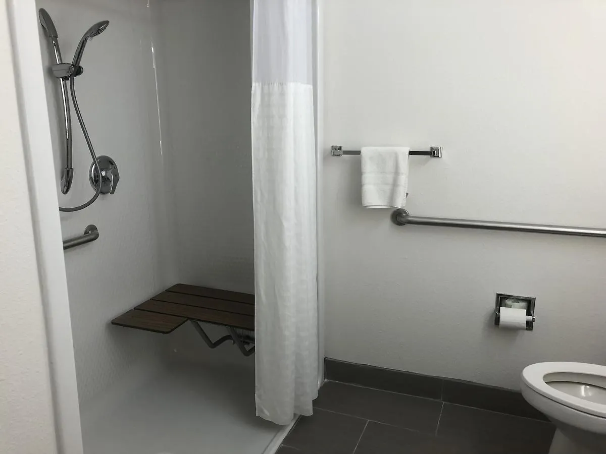 Hotel Howard Johnson By Wyndham Airport Louisville